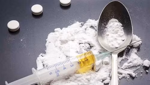 Kết quả điều tra ban đầu xác định tối 14/4/2022, do xảy ra mâu thuẫn với Trần Triệu Tuấn (sinh năm 1991, trú tại tổ dân phố Hồng Phú, phường Hồng Hà, thành phố Yên Bái, tỉnh Yên Bái, Bùi Văn Đức đã hẹn gặp Tuấn để giải quyết. Khoảng 21h30' cùng ngày, Bùi Văn Đức cùng Đinh Mạnh Linh, Nguyễn Hồng Sơn, Đặng Văn Đồng, Nguyễn Văn Trọng và Hoàng Ngọc Mẫn đã gặp Trần Triệu Tuấn tại khu vực đường Trần Phú, thuộc tổ 8, phường Yên Thịnh, thành phố Yên Bái, tỉnh Yên Bái và xảy ra xô xát. (Ảnh minh họa, nguồn internet)