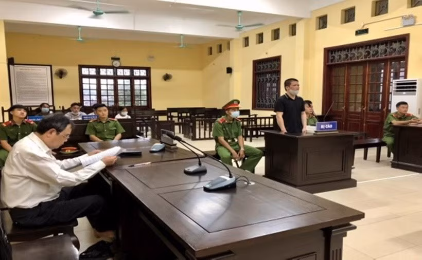 Ngày 24/6/2021, TAND tỉnh Yên Bái (cũ) mở phiên tòa xét xử bị cáo Hà Văn Hoát phạm tội "Giết người", "Hiếp dâm". Sau khi nghị án, HĐXX đã tuyên phạt bị cáo Hoát 7 năm tù về tội "Hiếp dâm", tử hình về tội "Giết người", tổng hợp hình phạt chung là tử hình. (Tên nạn nhân đã được thay đổi)