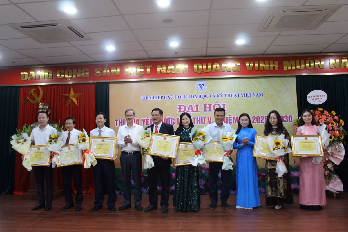 236cd097-092e-44b5-a9d1-70e4a1aa1a41.jpg
