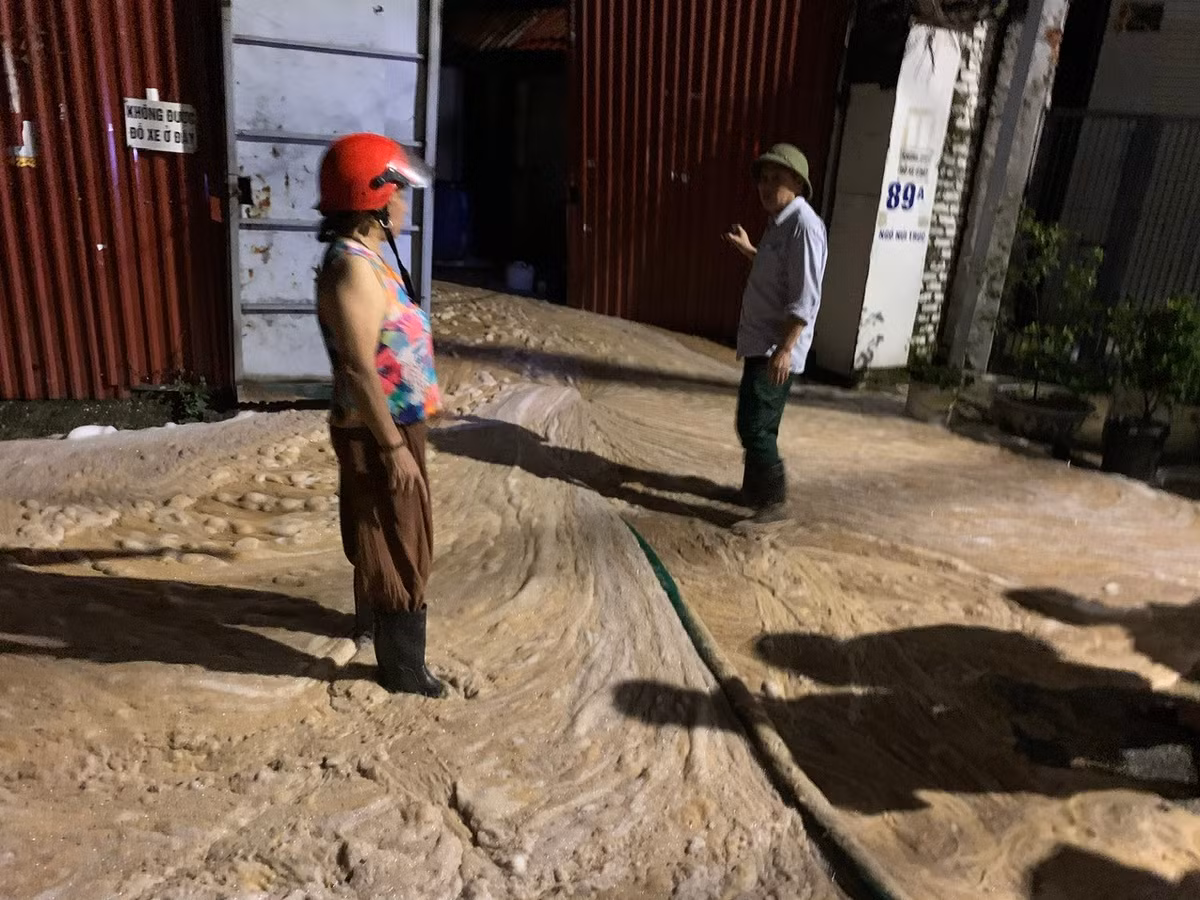 Sự việc xảy ra ngay sau khi cơn mưa lớn vừa kết thúc.
