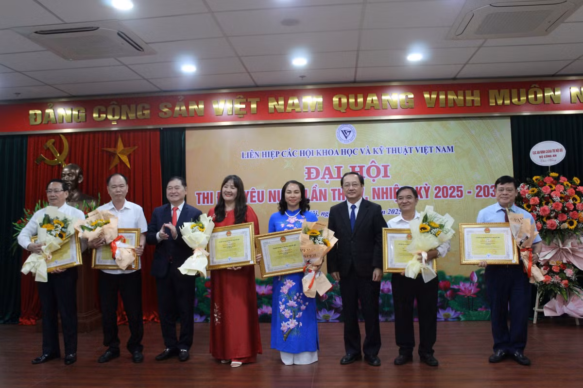 dcdb1efc-8fbb-43ee-adee-c5d42a53c09a.jpg