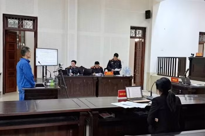 Tại cơ quan điều tra, Thắng không nhận bất cứ hành vi nào, cũng không ký bất cứ giấy tờ gì. Nhưng với những chứng cứ chắc chắn, Công an tỉnh Quảng Ninh đủ cơ sở kết luận Thắng đã sát hại anh T vào ngày 27/3/2012. Cuối tháng 12/2023, TAND tỉnh Quảng Ninh đã tuyên phạt Vũ Văn Thắng mức án tử hình về tội Giết người, kết thúc hành trình chạy trốn dài hơn 10 năm của kẻ thủ ác này. (Ảnh minh họa, nguồn internet)
