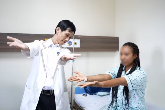 Đột quỵ giữa chuyến du lịch, nữ du khách Mỹ hồi phục sau 24 giờ