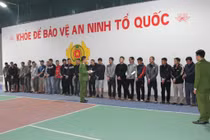 Đột kích sới gà, bắt 28 đối tượng đánh bạc dưới hình thức đá gà ăn tiền