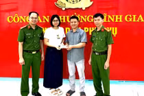 Nữ giáo viên ở Thanh Hóa trả lại gần 80 triệu đồng cho khách bỏ quên 