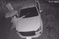 Ô tô đỗ trước nhà bị kẻ lạ đập phá, chủ xe thiệt hại gần 50 triệu đồng
