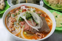 Tô bún bò Huế đậm đà được ghi danh di sản quốc gia