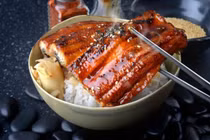 Món lươn sốt cay. Ảnh minh hoạ