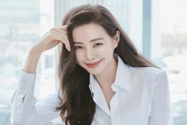 Sự nghiệp của Hoa hậu Hàn Quốc 2006 Honey Lee trước ồn ào bị truy tố