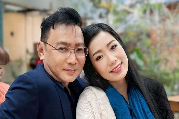 Trịnh Kim Chi khoe khoảnh khắc hạnh phúc, ngọt ngào chúc mừng sinh nhật chồng