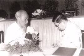 Nhà khoa học đầu tiên được Bác Hồ mời về nước khiến thế giới thán phục