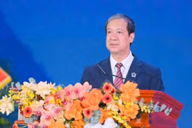 Bộ trưởng Kim Sơn nhắn gửi nhà giáo, hãy xứng đáng với nghề cao quý
