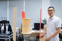 Nhà khoa học cải tiến tua bin gió trục đứng, 'bắt’ gió đô thị phát điện