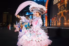 [GALLERY] Bảo Ngọc ghi điểm khi trình diễn trang phục văn hóa tại Miss World