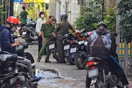 Nổ lớn lúc rạng sáng ở TPHCM, 2 người bị thương, 3 căn nhà hư hỏng