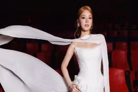 Nữ ca sĩ Hoàng Yến Chibi hết mình với diễn xuất 