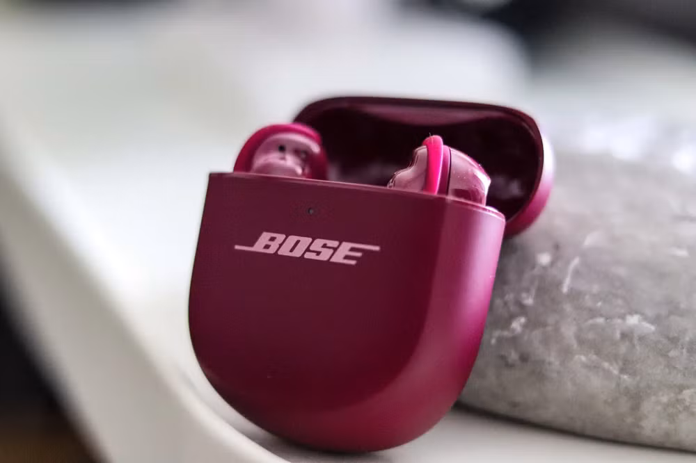 Bất chấp mức giá từ hơn 4 triệu đến gần 7 triệu đồng, tương đương cả tháng lương của không ít người lao động, những mẫu tai nghe cao cấp như Bose QuietComfort Ultra Earbuds 2, Sony WF-1000XM6 hay Marshall Motif II A.N.C vẫn đang được nhiều tín đồ công nghệ và âm nhạc săn đón nhờ trải nghiệm vượt xa các sản phẩm phổ thông trên thị trường.