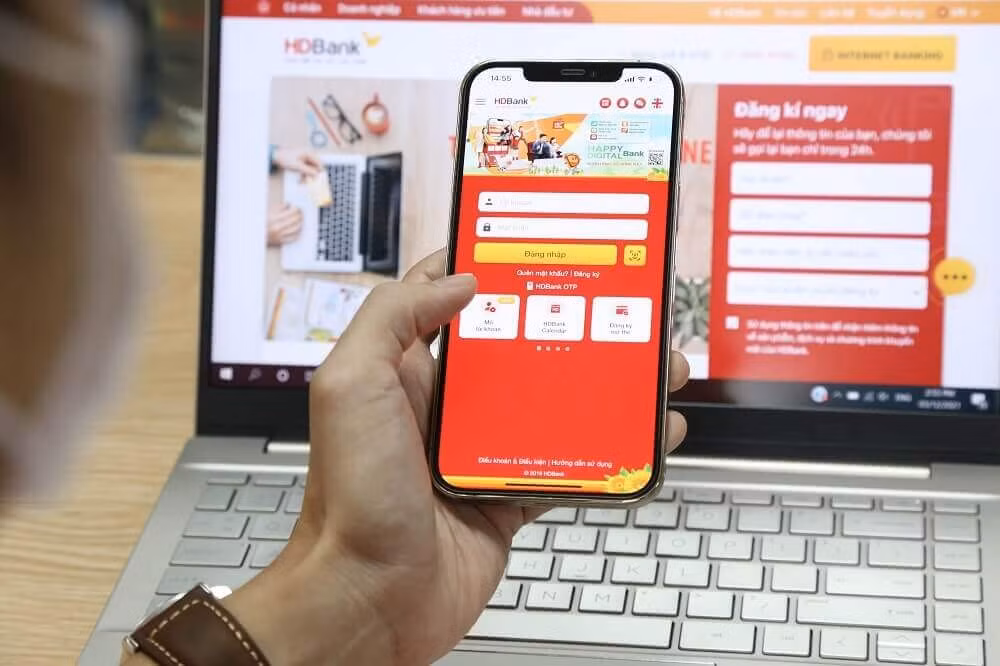 Trong khi đó, HDBank xây dựng hệ sinh thái tài chính khép kín để người dùng không phải “nhảy app” cho từng nhu cầu.