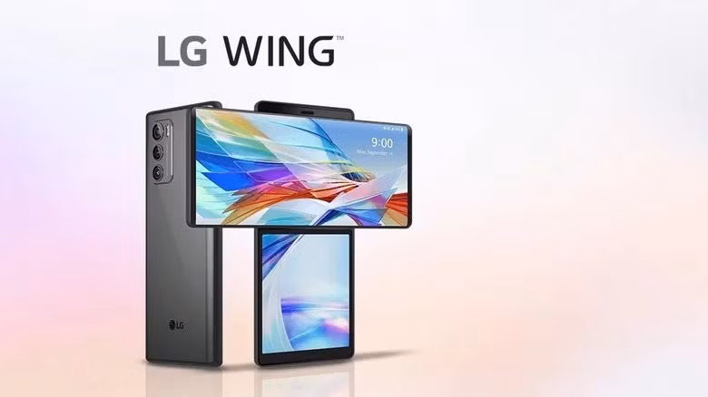 Không chỉ Motorola, lịch sử Android còn ghi nhận nhiều mẫu smartphone có thiết kế "không giống ai" như LG Wing 5G với màn hình xoay chữ T, BlackBerry Passport hình vuông hay Amazon Fire Phone tích hợp tới bốn camera trước để tạo hiệu ứng 3D theo dõi ánh mắt.