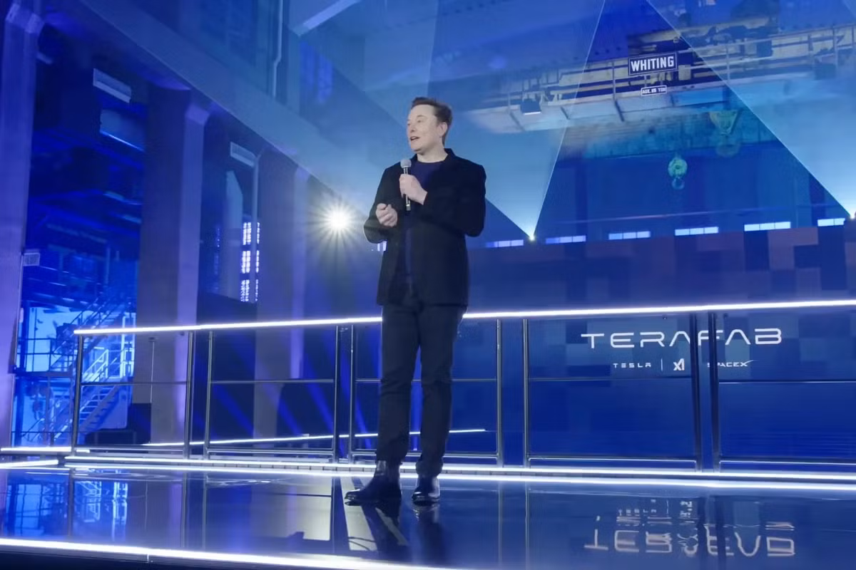 Musk thừa nhận các đối tác như Samsung và TSMC không đáp ứng đủ tốc độ mở rộng. Vì vậy, Tesla quyết định tự xây dựng TeraFab để chủ động nguồn chip.
