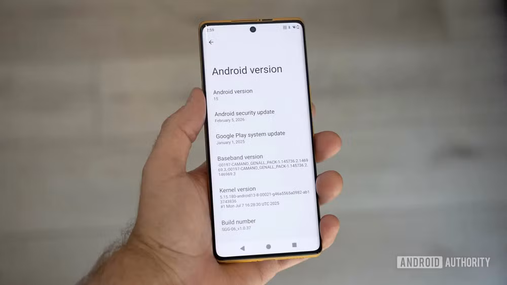 Bài đánh giá được thực hiện với tiêu chí hoàn toàn khách quan, xem Trump Mobile T1 đơn thuần là một smartphone Android ra mắt trong năm 2026, không xét đến yếu tố chính trị hay sức ảnh hưởng của người đứng tên sản phẩm, qua đó tập trung vào trải nghiệm thực tế mà người dùng nhận được sau khi bỏ ra hơn 12 triệu đồng.(Ảnh: Android Authority)