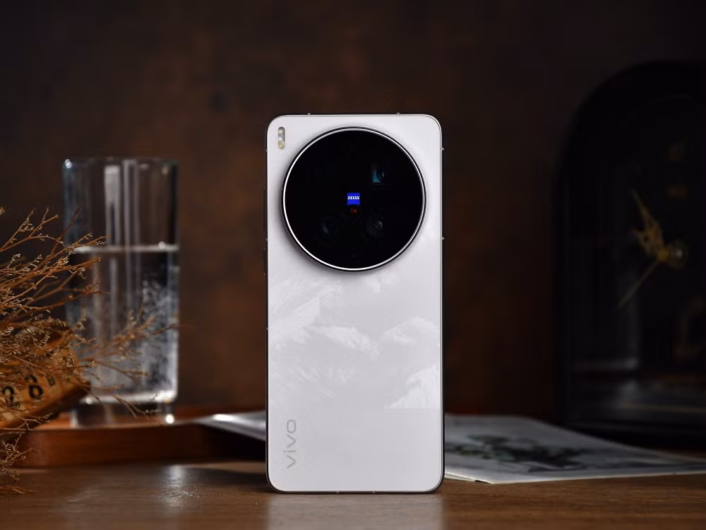 vivo vừa công bố X300 Ultra tại Trung Quốc, mẫu Ultra đầu tiên được xác nhận bán ra quốc tế.