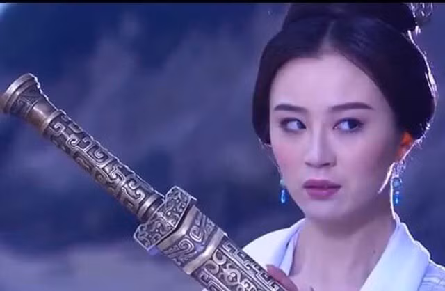 Ỷ Thiên kiếm là bảo vật thuộc về phái Nga Mi. (Ảnh minh họa)