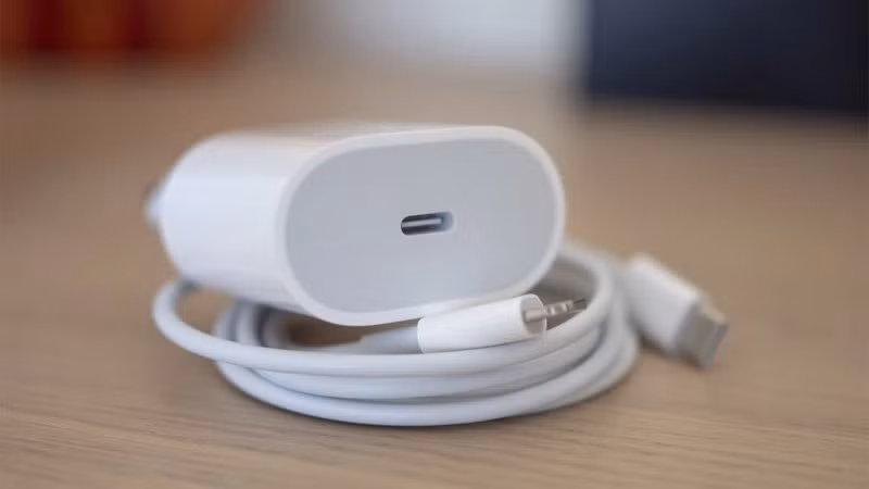 Bộ sạc nhanh không chứng nhận dễ làm pin chai nhanh hoặc hỏng linh kiện bên trong.