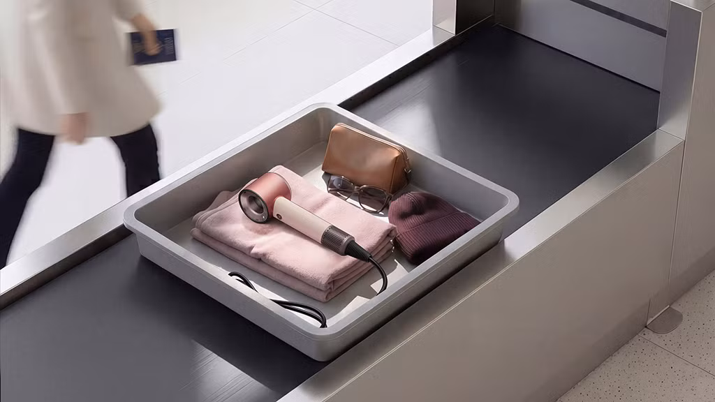 Xu hướng mới cho thấy người tiêu dùng ngày càng quan tâm đến khả năng giảm hư tổn, hạn chế tóc khô xơ và duy trì độ bóng mượt sau thời gian dài sử dụng, khiến các nhà sản xuất liên tục đầu tư vào những công nghệ như cảm biến nhiệt thông minh, động cơ tốc độ cao, ion âm và hệ thống kiểm soát luồng khí chính xác.