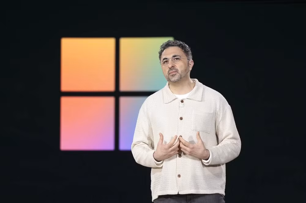 Dự án do Mustafa Suleyman, đồng sáng lập DeepMind, trực tiếp lãnh đạo và định hướng chiến lược.