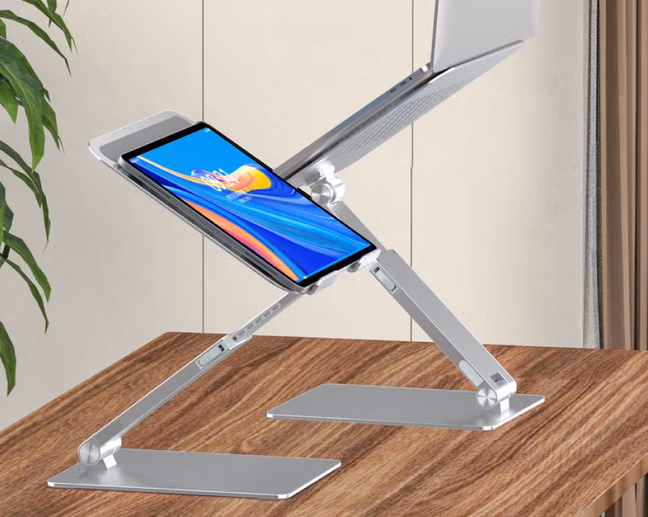 Các chuyên gia khuyến nghị nên ưu tiên điều chỉnh độ cao của màn hình trước khi nghĩ đến việc thay đổi bàn hay ghế, bởi chỉ cần đưa màn hình lên gần tầm mắt, cổ và vai sẽ trở về tư thế tự nhiên hơn, giúp giảm áp lực lên cơ, dây chằng và cột sống, đồng thời mang lại cảm giác thoải mái hơn khi làm việc trong thời gian dài.