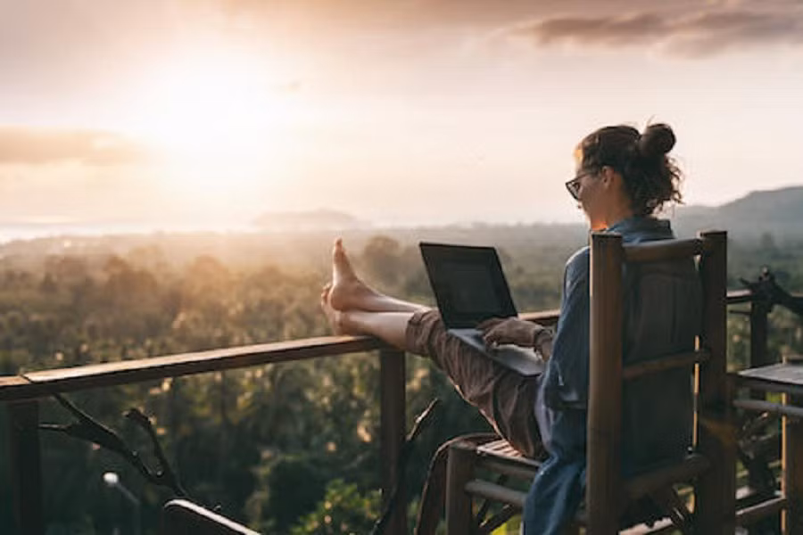 Xu hướng làm freelancer, side job hoặc start-up giúp họ đa dạng hóa thu nhập và trải nghiệm.