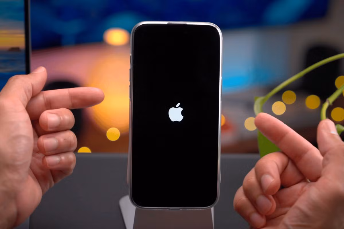 Sau thời gian dài hoạt động, bộ nhớ RAM bị chiếm dụng khiến iPhone dễ lag, treo ứng dụng hay mất kết nối.