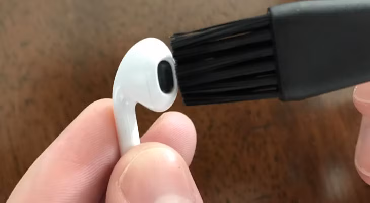 Giữ tai nghe sạch sẽ không chỉ bảo vệ sức khỏe tai mà còn nâng cao trải nghiệm âm thanh, giúp thiết bị bền và hoạt động tối ưu.s