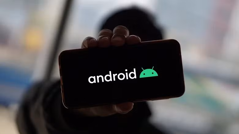 Nhiều người dùng Android cho rằng điện thoại có thể hoạt động liên tục 24/7 mà không cần tắt nguồn, miễn là vẫn nhận thông báo và hoạt động bình thường.