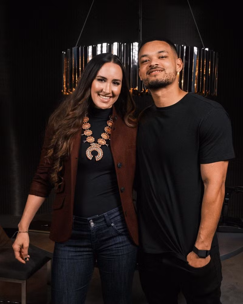 Danh sách những creator có thu nhập cao nhất năm còn ghi nhận sự bứt phá của Codie Sanchez và Steven Bartlett, hai gương mặt nổi bật trong lĩnh vực tài chính và kinh doanh, khi biến kiến thức chuyên môn thành hệ sinh thái nội dung gồm podcast, sách, khóa học và các khoản đầu tư sinh lời.
