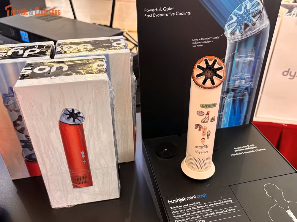 Dyson chính thức đưa quạt cầm tay HushJet Mini Cool đến thị trường Việt Nam, đánh dấu bước mở rộng đáng chú ý của thương hiệu vào nhóm thiết bị làm mát cá nhân với thiết kế nhỏ gọn, linh hoạt.