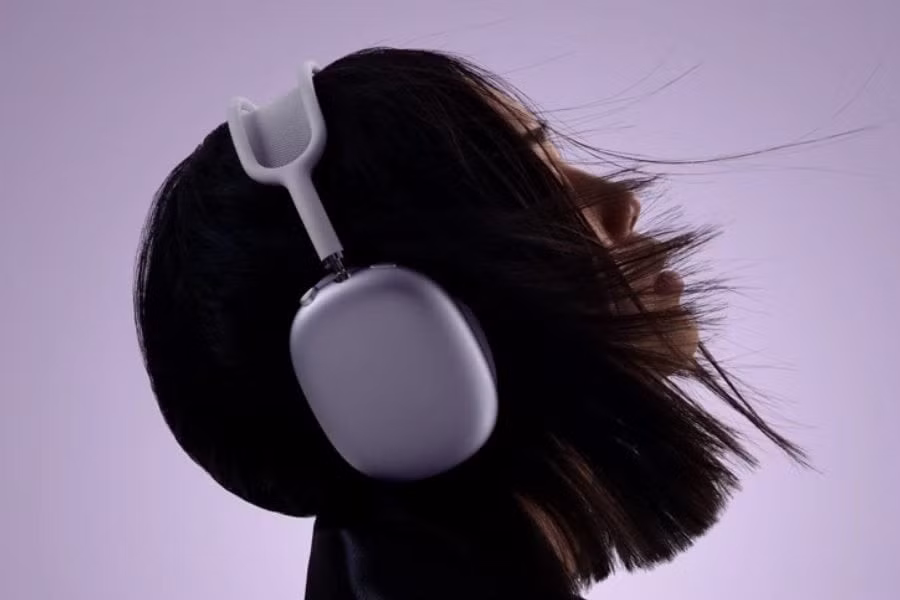 Hệ thống micro tích hợp cùng Voice Isolation cũng hỗ trợ voice chat rõ ràng mà không cần mic rời cồng kềnh.