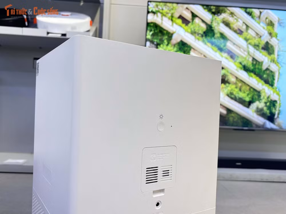 Công nghệ ion âm (Anion) được tích hợp giúp khử mùi, tiêu diệt vi khuẩn và cải thiện chất lượng không khí hiệu quả hơn.