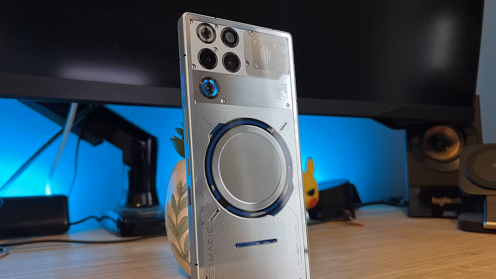 Đây không phải lần đầu ngành smartphone đối mặt bê bối tương tự, khi nhiều hãng như Huawei hay OPPO từng bị phát hiện tối ưu hiệu năng riêng cho các bài benchmark.