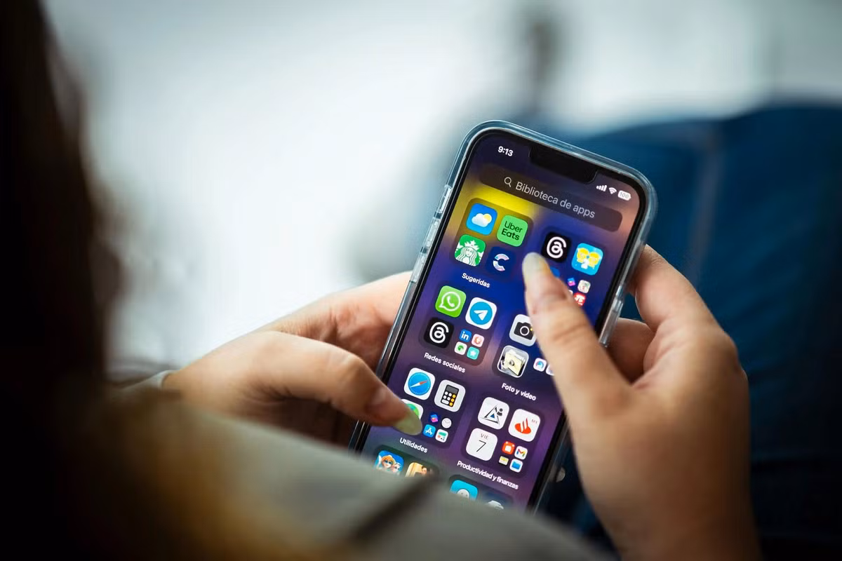 Với những mẹo đơn giản này, bạn vừa có thêm không gian lưu trữ, vừa giữ cho điện thoại chạy nhanh, tiết kiệm pin và bền bỉ hơn.