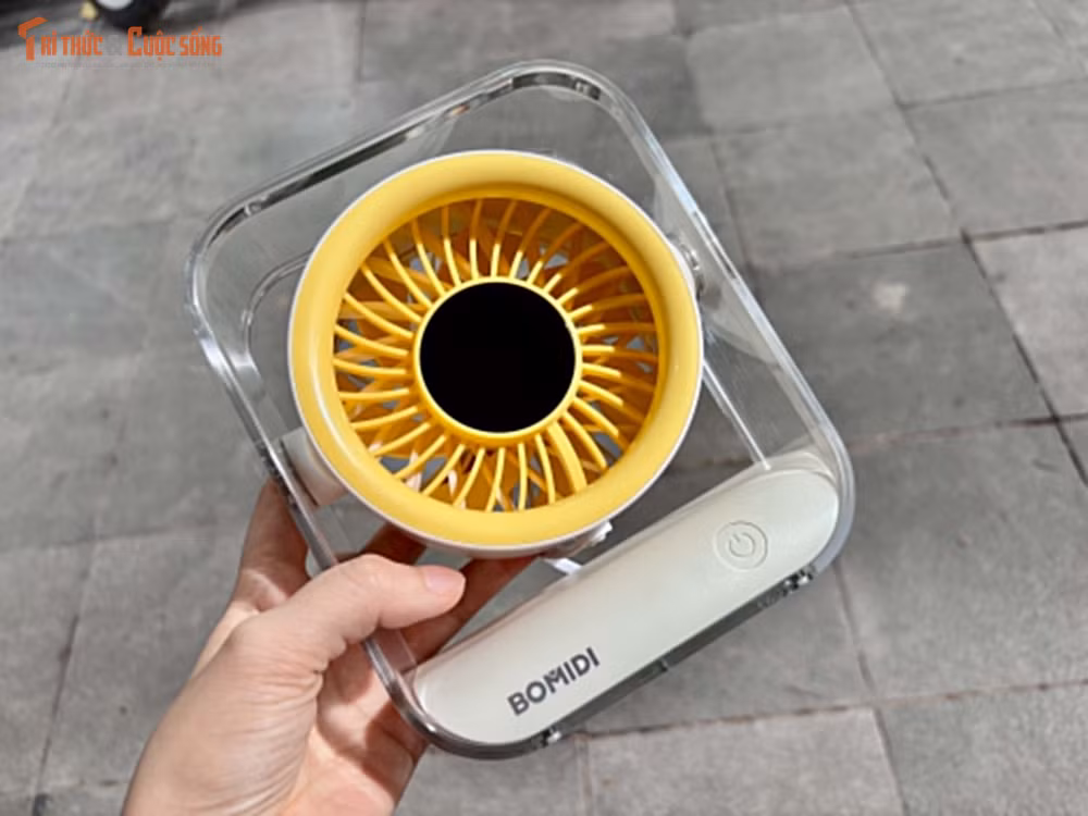 Thiết bị sử dụng viên pin dung lượng 3000mAh cho thời gian hoạt động kéo dài hơn, đồng thời hỗ trợ sạc với nguồn điện 5V/2A và chỉ mất khoảng 2.5 giờ để sạc đầy pin trước khi tiếp tục sử dụng.