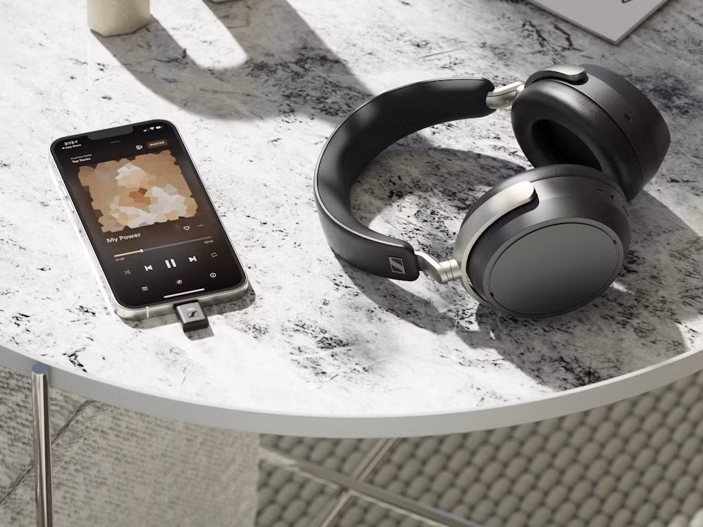 Sau 3 năm im ắng kể từ Momentum 4, Sennheiser chính thức quay lại với tai nghe cao cấp HDB 630.