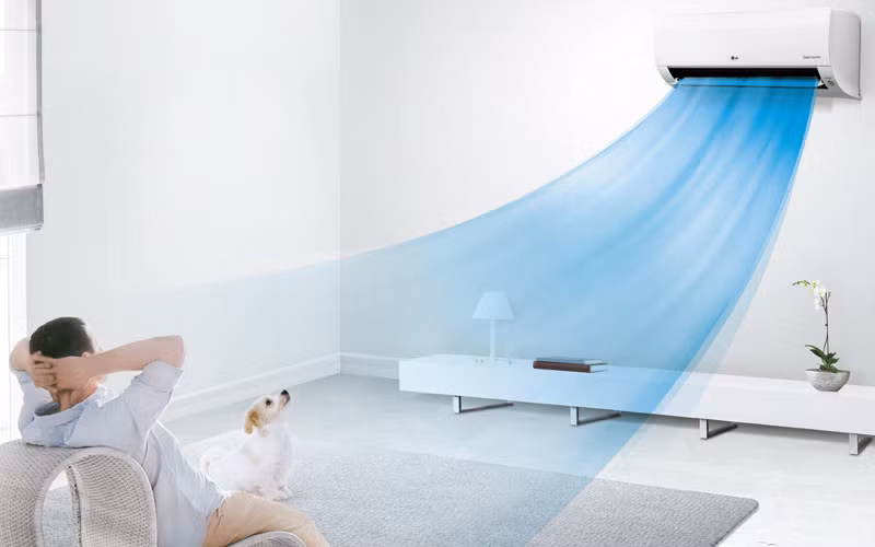 Một trong những dấu hiệu rõ ràng nhất cho thấy người dùng nên thay điều hòa mới là khả năng làm mát suy giảm nghiêm trọng dù máy vẫn hoạt động liên tục, kèm theo hiện tượng tiền điện tăng bất thường trong mùa hè.