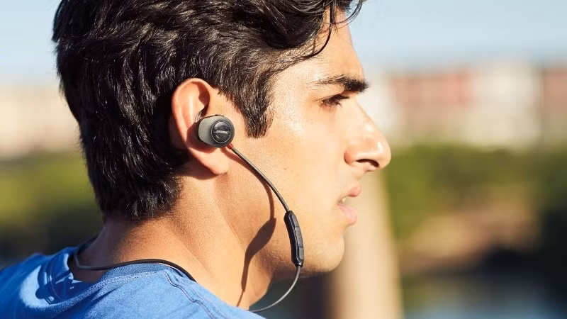 Năm 2025, neckband vẫn giữ chỗ đứng riêng, là lựa chọn bền bỉ và thực tế cho người dùng Việt.