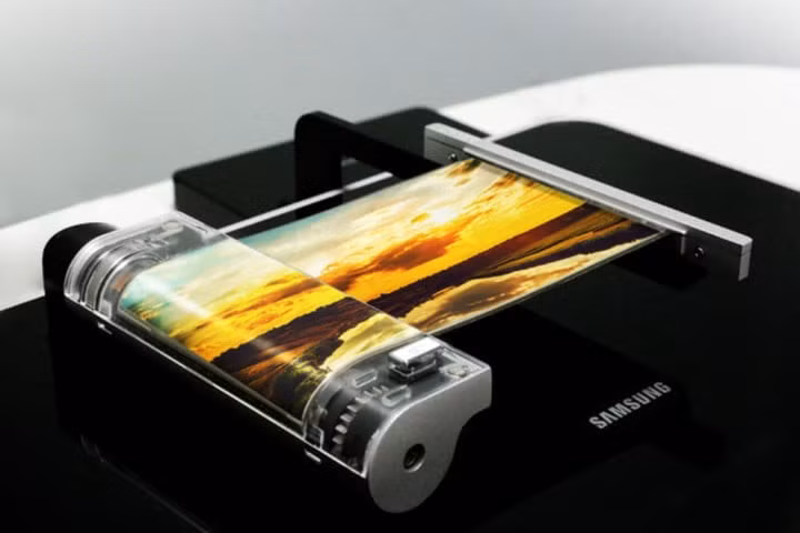 Ngoài bài toán về độ bền của tấm nền OLED, Samsung còn phải tối ưu khung máy, vật liệu bảo vệ, hệ thống con lăn và các lớp đỡ phía dưới để thiết bị vẫn đủ mỏng, nhẹ và đáp ứng nhu cầu sử dụng hằng ngày, trong khi chi phí sản xuất loại màn hình này được dự báo sẽ cao hơn đáng kể so với công nghệ điện thoại gập hiện nay.