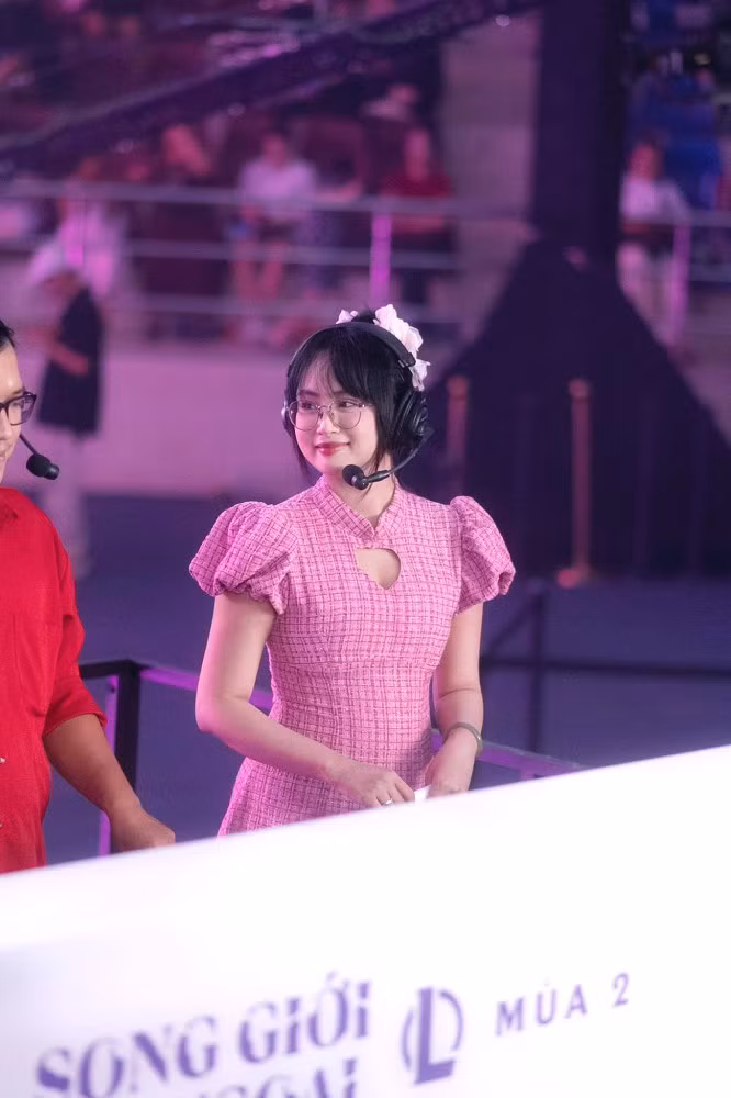 Sự xuất hiện của Minh Nghi nhanh chóng tạo nên làn sóng phấn khích trong cộng đồng Esports.