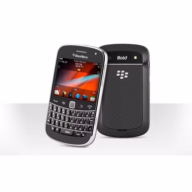 BlackBerry Bold 9900 đánh dấu đỉnh cao cuối cùng của dòng máy bàn phím vật lý dành cho giới doanh nhân.