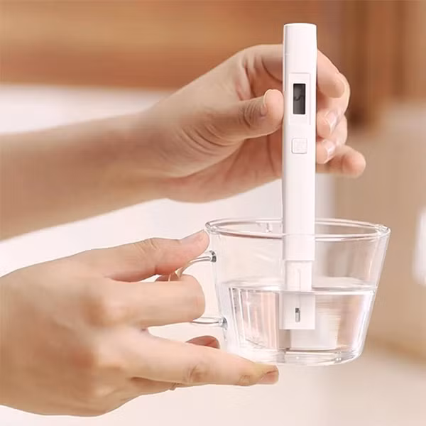 Máy tỉa lông mũi Xiaomi Nose Hair Trimmer thiết kế nhỏ gọn, thao tác êm ái, đầu cắt tháo rời dễ vệ sinh, giá hợp lý khoảng 310.000 đồng.