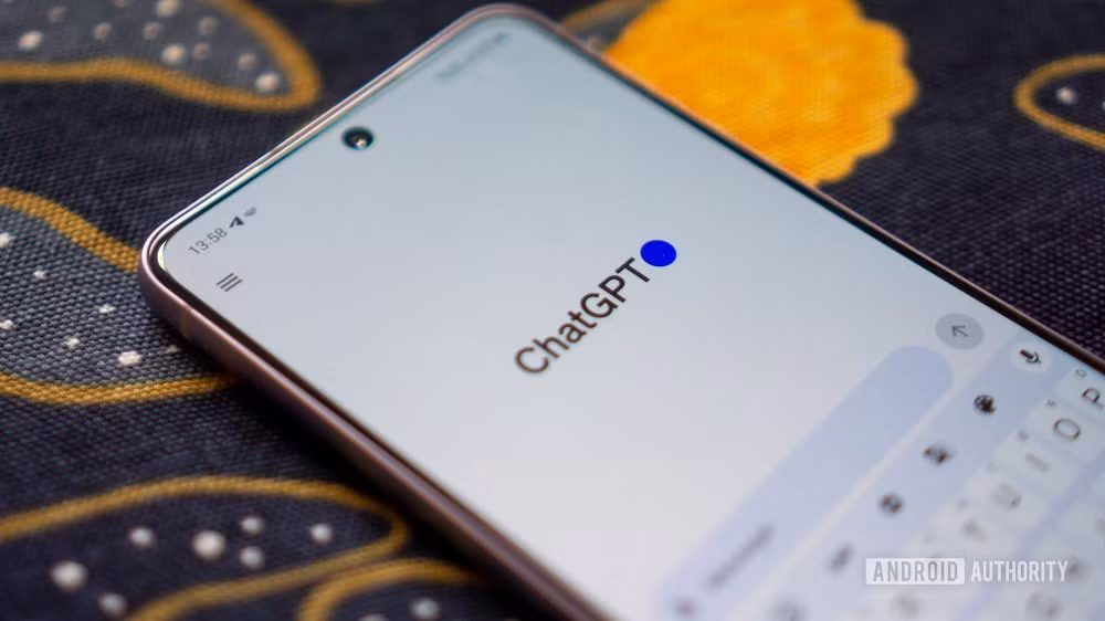 Sau nhiều năm Google Translate gần như không có đối thủ xứng tầm, OpenAI đã chính thức gia nhập cuộc đua với việc ra mắt ChatGPT Translate. (Android Authority)